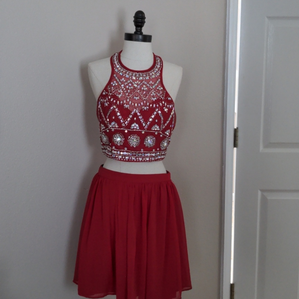 EUC B Darlin 2 pc sz 9/10